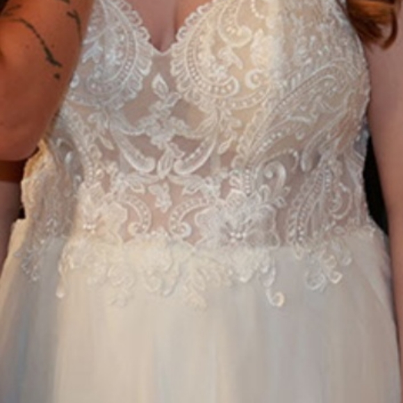 Oreposa Wedding Dress size 10, white ivory - Picture 4 of 4